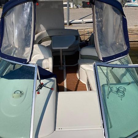 Отель Hebergement Insolite Sur Un Bateau A Quai Ла-Лонд-ле-Мор Экстерьер фото